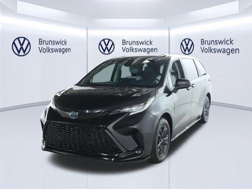 Midnight Black Metallic 2025 Toyota Sienna XSE 7 Passenger