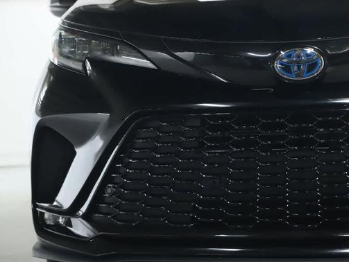 Midnight Black Metallic 2025 Toyota Sienna XSE 7 Passenger