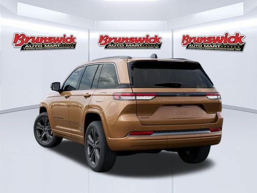 Copper Shino Metallic Clearcoat 2027 Jeep Grand Cherokee Limited