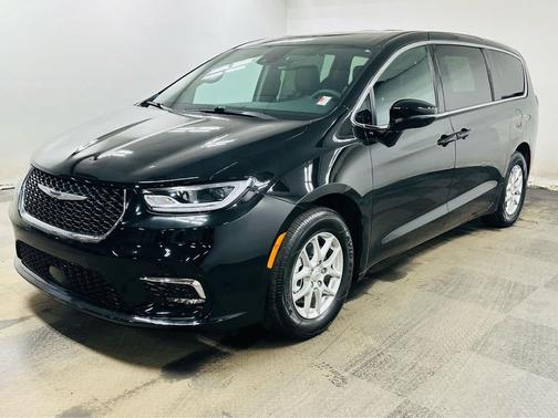 2025 Chrysler Pacifica L