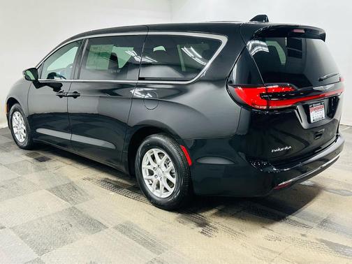 2025 Chrysler Pacifica L