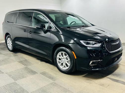 2025 Chrysler Pacifica L