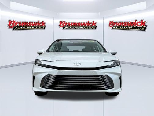 Wind Chill Pearl 2026 Toyota Camry XLE