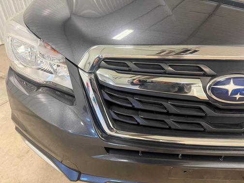 Dark Gray Metallic 2018 Subaru Forester 2.5i Premium