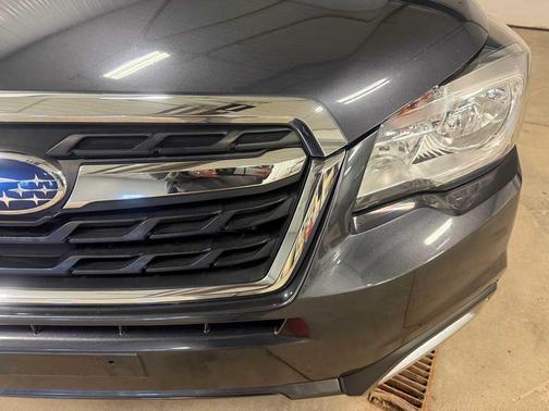 Dark Gray Metallic 2018 Subaru Forester 2.5i Premium