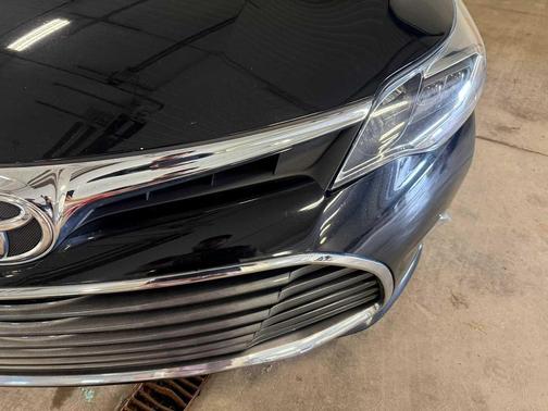 Midnight Black Metallic 2016 Toyota Avalon XLE Premium