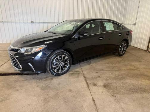 Midnight Black Metallic 2016 Toyota Avalon XLE Premium
