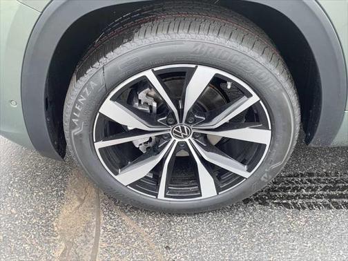 2025 Volkswagen Atlas 2.0T SEL Premium R-Line 4MOTION