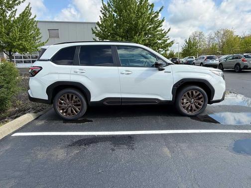 Crystal White Pearl 2026 Subaru Forester Hybrid Sport