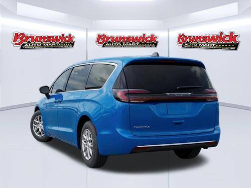 Hydro Blue Pearlcoat 2027 Chrysler Pacifica L