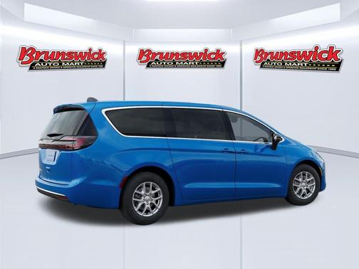 Hydro Blue Pearlcoat 2027 Chrysler Pacifica L
