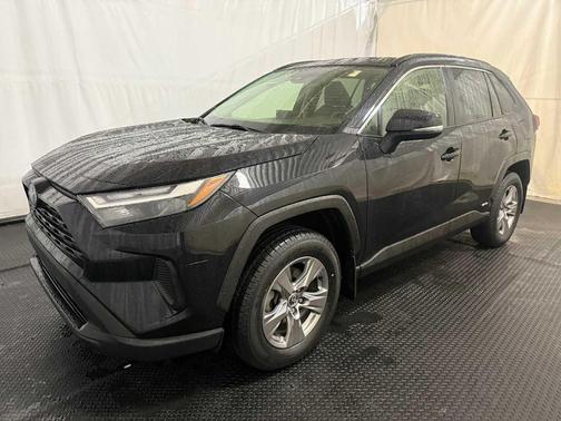 2022 Toyota RAV4 Hybrid XLE