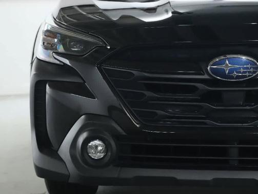 Crystal Black Silica 2024 Subaru Outback Onyx Edition