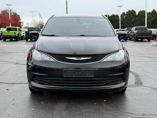 2017 Chrysler Pacifica Touring