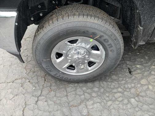 2025 RAM 2500 Tradesman Crew Cab 4x4 6'4' Box