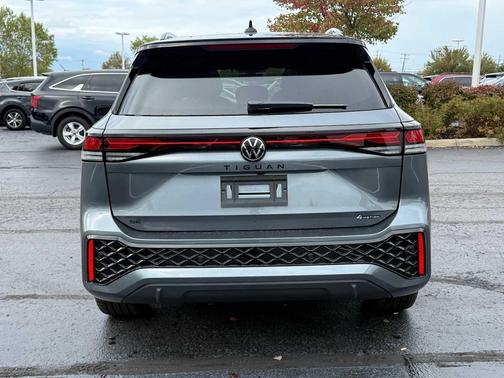 2026 Volkswagen Tiguan 2.0T SE R-Line Black 4MOTION