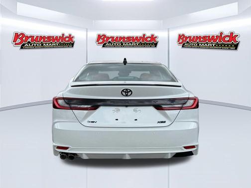 Wind Chill Pearl 2026 Toyota Camry XSE