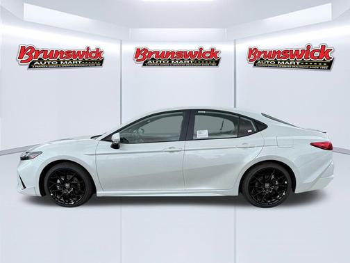 Wind Chill Pearl 2026 Toyota Camry XSE