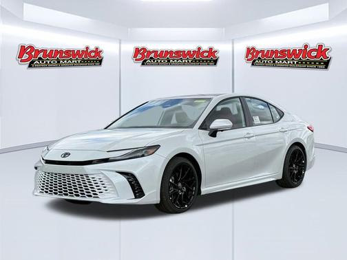 Wind Chill Pearl 2026 Toyota Camry XSE