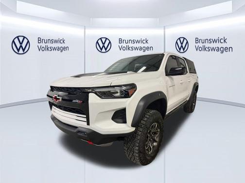 Summit White 2024 Chevrolet Colorado ZR2