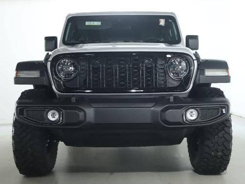 Silver Zynith Clearcoat 2024 Jeep Wrangler Willys