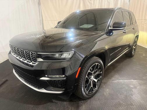 2023 Jeep Grand Cherokee Summit