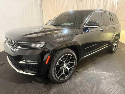 2023 Jeep Grand Cherokee Summit