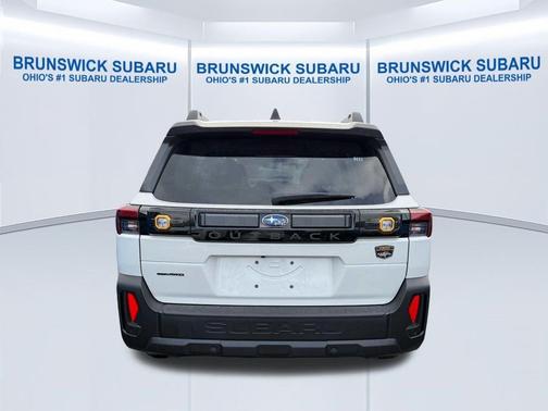 Crystal White Pearl 2026 Subaru Outback Wilderness