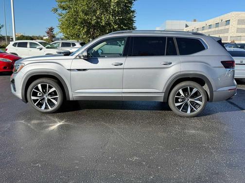 2026 Volkswagen Atlas 2.0T SEL Premium R-Line 4MOTION