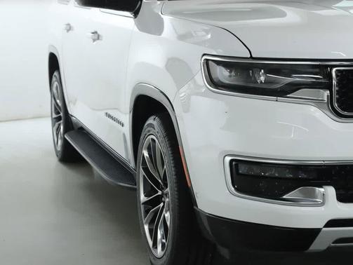 Bright White Clearcoat 2023 Jeep Wagoneer L Series II 4x4