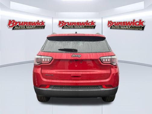 Red Hot Pearlcoat 2026 Jeep Compass Latitude