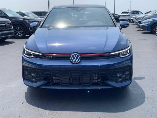 2025 Volkswagen Golf GTI 2.0T SE DSG