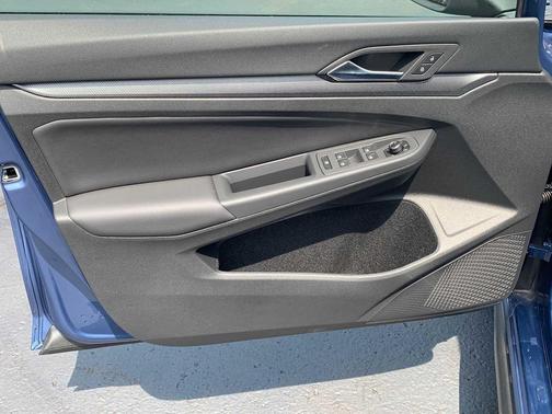 2025 Volkswagen Golf GTI 2.0T SE DSG