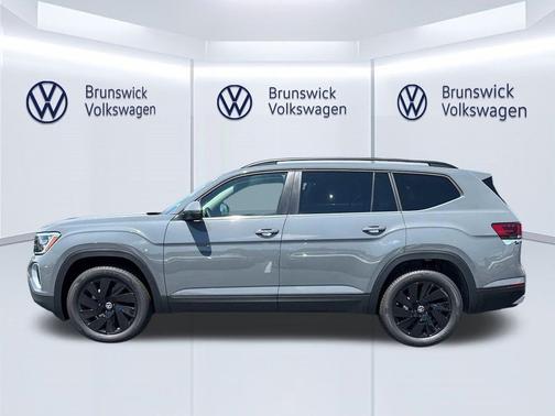 Pure Gray 2026 Volkswagen Atlas 2.0T SE w/Technology 4MOTION