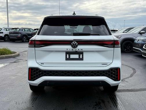 2026 Volkswagen Tiguan 2.0T SE R-Line Black 4MOTION