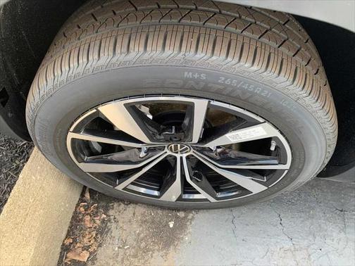 2025 Volkswagen Atlas 2.0T SEL Premium R-Line 4MOTION