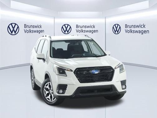 Crystal White Pearl 2023 Subaru Forester Premium