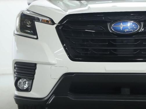 Crystal White Pearl 2023 Subaru Forester Premium