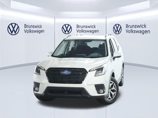 Crystal White Pearl 2023 Subaru Forester Premium