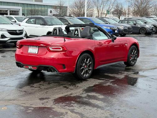 2018 FIAT 124 Spider Base
