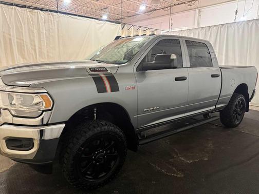 2020 RAM 2500 Tradesman Crew Cab 4X4 6'4' Box