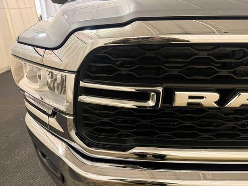 2020 RAM 2500 Tradesman Crew Cab 4X4 6'4' Box