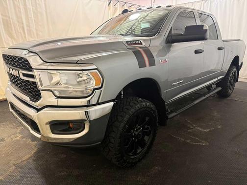 2020 RAM 2500 Tradesman Crew Cab 4X4 6'4' Box