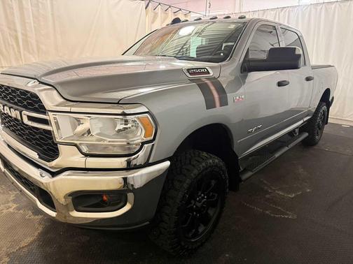 2020 RAM 2500 Tradesman Crew Cab 4X4 6'4' Box