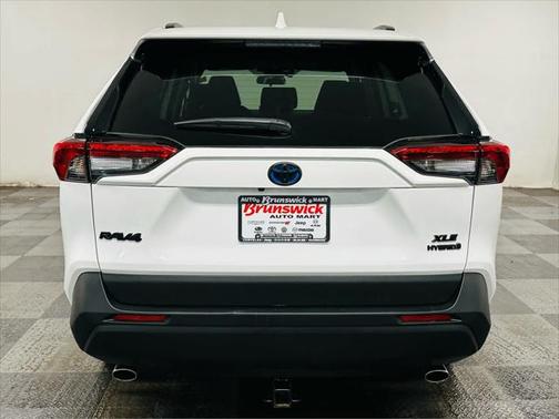 2022 Toyota RAV4 Hybrid XLE