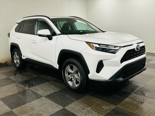 2022 Toyota RAV4 Hybrid XLE