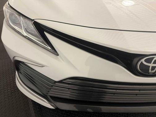 Ice Edge 2023 Toyota Camry LE