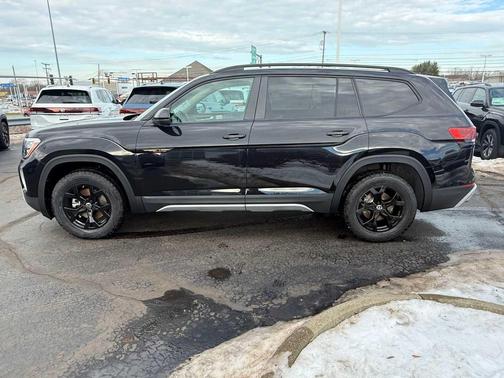 2026 Volkswagen Atlas Peak Edition