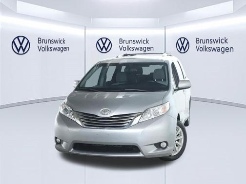 Silver Sky Metallic 2015 Toyota Sienna XLE Premium