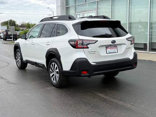 Crystal White Pearl 2025 Subaru Outback Premium